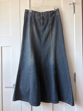 Smart Set Denim Blue Skirt with Contrast Stitching